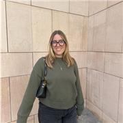 Profesora de infantil, apta para dar clases a primaria y ayudarles en sus tareas.