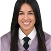 Me defino como una persona cercana, paciente y práctica. Soy psicóloga y he realizado las prácticas en un centro en el que también