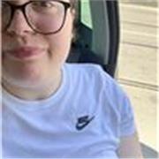 Ho una laurea magistrale in Lingue, culture e letterature moderne europee ed americane e un certificato DELE C1. 