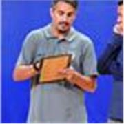 Profesor titulado en educación física con más de 10 años de experiencia. 