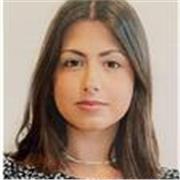 Me considero una persona responsable, paciente y cercana, que disfruta enseñando y ayudando a los alumnos a entender los conceptos