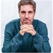 Profesor titulado en Teatro y Filosofía, con 20 años de experiencia teatral, y 5 como profesor en la UNED