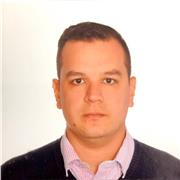 Colombiano, Medico, Residente de pediatría, Maestrado em Genética