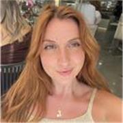 Estudiante universitaria de grado bilingüe, con experiencia profesional y educativa en EEUU y UK