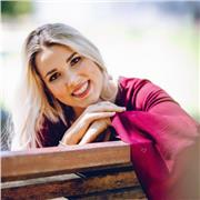 Directrice Artistique : Design graphique/illustration/concept-art, donne des cours à Bordeaux