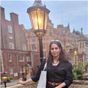 Law tutor teaching law students of all backgrounds