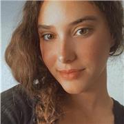 Estudiante universitaria de doble grado en ingles imparte clases de diversas materias