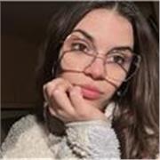 Me gustaría dar clase a niños y niñas de primaria, me gusta resolver dudas y ayudar a éstos. Me considero una persona risueña 