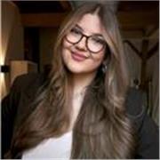 Nachhilfelehrerin für Englisch, Deutsch und Kunst in Hamburg 
