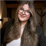 Nachhilfelehrerin für Englisch, Deutsch und Kunst in Hamburg