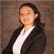 profesora de apoyo escolar especializada en la enseñanza del inglés