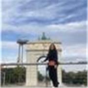 Soy alegre, paciente, educada con un alto grado de comprensión con los niños