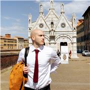 Laureando in Filologia moderna offre ripetizioni di letteratura italiana, storia e materie umanistiche