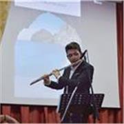 Studente al corso di laurea triennale presso l’istituto superiore di studi musicali V. Bellini in possesso diploma di liceo musicale impartisce lezioni di flauto traverso, teoria e solfeggio