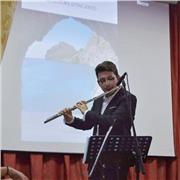Studente al corso di laurea triennale presso l’istituto superiore di studi musicali V. Bellini in possesso diploma di liceo musicale impartisce lezioni di flauto traverso, teoria e solfeggio
