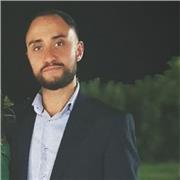 Insegnante di chimica organica per studenti di scuole superiori