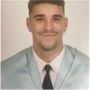 Profesor de educación física de educación primaria con amplio conocimiento en muchos deportes 