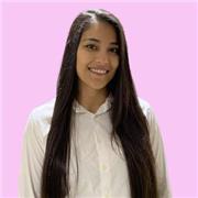 Profesora que imparte clases de inglés a alumnos de todas las edades y niveles