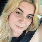 Estudiante de segundo de carrera con experiencia en clases particulares desde primero de primaria hasta cuarto de la eso.
Cuento con el b2 de inglés y el b1 de francés.
Mi rama son las letras
