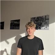 J'enseigne les mathématiques au programme de l'éducation nationale au niveau collège et lycée