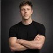 Entrenador personal y técnico TSEAS con más de 5 años de experiencia en triatlón, preparación física y oposiciones. 