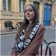 Soutien scolaire durant l'été, à distance ou en présentiel. Possibilité d'accompagner dans diverses matières : français, anglais..