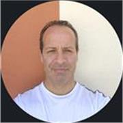 Docente di informatica impartisce lezioni base e anche programmazione avanzata nei linguaggi più diffusi come Java