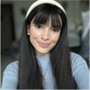 Insegnante madrelingua italiana, laureanda in Lingue Orientali, esperienza d'insegnamento pregressa in associazioni per migranti 