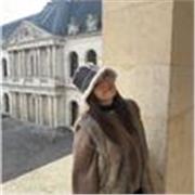 Soy una estudiante de ultimo curso de ADE en inglés, estudié segundo de bachillerato en EEUD y tengo el C1 (Advanced)