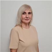 Englischlehrerin, die Kinder und Teenager aller Altensgruppen unterrichtet. Seit 5 Jahre arbeite ich online .