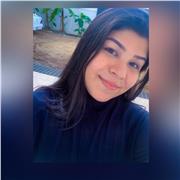 Profesora de castella y literatura especialista en derecho internacional