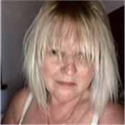 I give private English lessons tailored to your level and professional needs