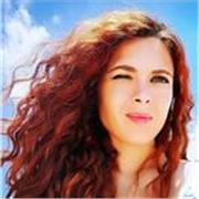 Laurenda in medicina con diploma di maturità classica impartisce lezioni di latino e greco con validata esperienza pluriennale.