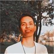Professeur d'anglais diplômé en traduction en anglais, avec 5 ans d'expérience, offre des cours particulier d'anglais