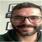 Doctor en Biología molecular y genética con facilidad para presentar conceptos complejos a una amplia variedad de públicos.