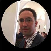 Diplomado en Empresariales y con experiencia en banca da clases de Economía, Empresa, Administración y Matemáticas Cienc. Sociales