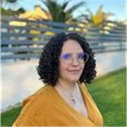 Profesora online de SketchUp y LayOut, con formación en arquitectura de interiores, interiorismo y decoración