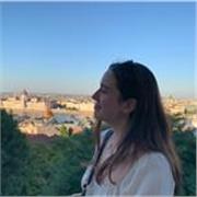 Studentessa al secondo anno di Psicologia per aiuto compiti