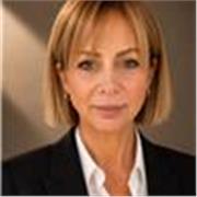 Profesional trilingue con amplia educación y experiencia en docencia