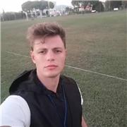 Ex studente liceo scientifico, attualmente laureando in scienze motorie