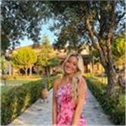 Soy bilingüe en Inglés y español ya que he estudiado toda mi vida en un colegio británico en madrid y la universidad en inglés.
