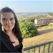 Insegnante di ruolo al Liceo offre ripetizioni di materie letterarie (greco, latino, italiano e geostoria) a studenti delle superiori e aiutocompiti per bambini e ragazzi, in presenza e online