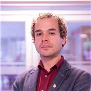 Profesor de Lenguaje con experiencia en PAES de competencia lectora y desarrollo de habilidades comunicativas