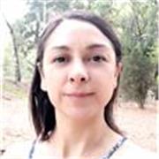 Instructora de Yoga enfocada en principiantes y personas de la 3ra edad