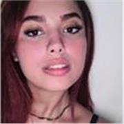 No tengo experiencia profesional, pero ya he trabajado con niños de las amigas de mi madre, soy casi nativa en francés y inglés