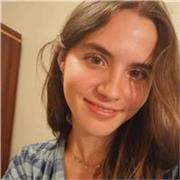 Profesora de inglés. Actual estudiante de medicina. Graduada en el bachillerato internacional
