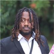 Professeur d'informatique avec plus de 10 ans d'expérience dans le support.