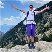 Estudiante de último año de Ingeniería Física en Valencia, con vocación como profesor.