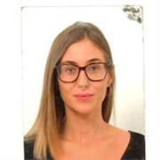 Licenciada en historia del arte, apasionada de la pedagogía, vivo en el centro de Valencia y me ofrezco para dar apoyo a niñ@s.