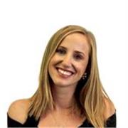 Profesora de Economía y Admin. ,Finanzas con experiencia profesional en auditoría y finanzas. Clases prácticas y adaptadas.
